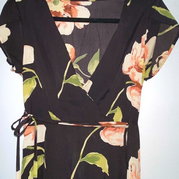 Black Maxi Floral Dress - Picture 2 of 4